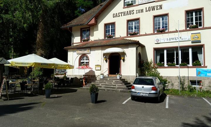 Gasthaus Lowen am park